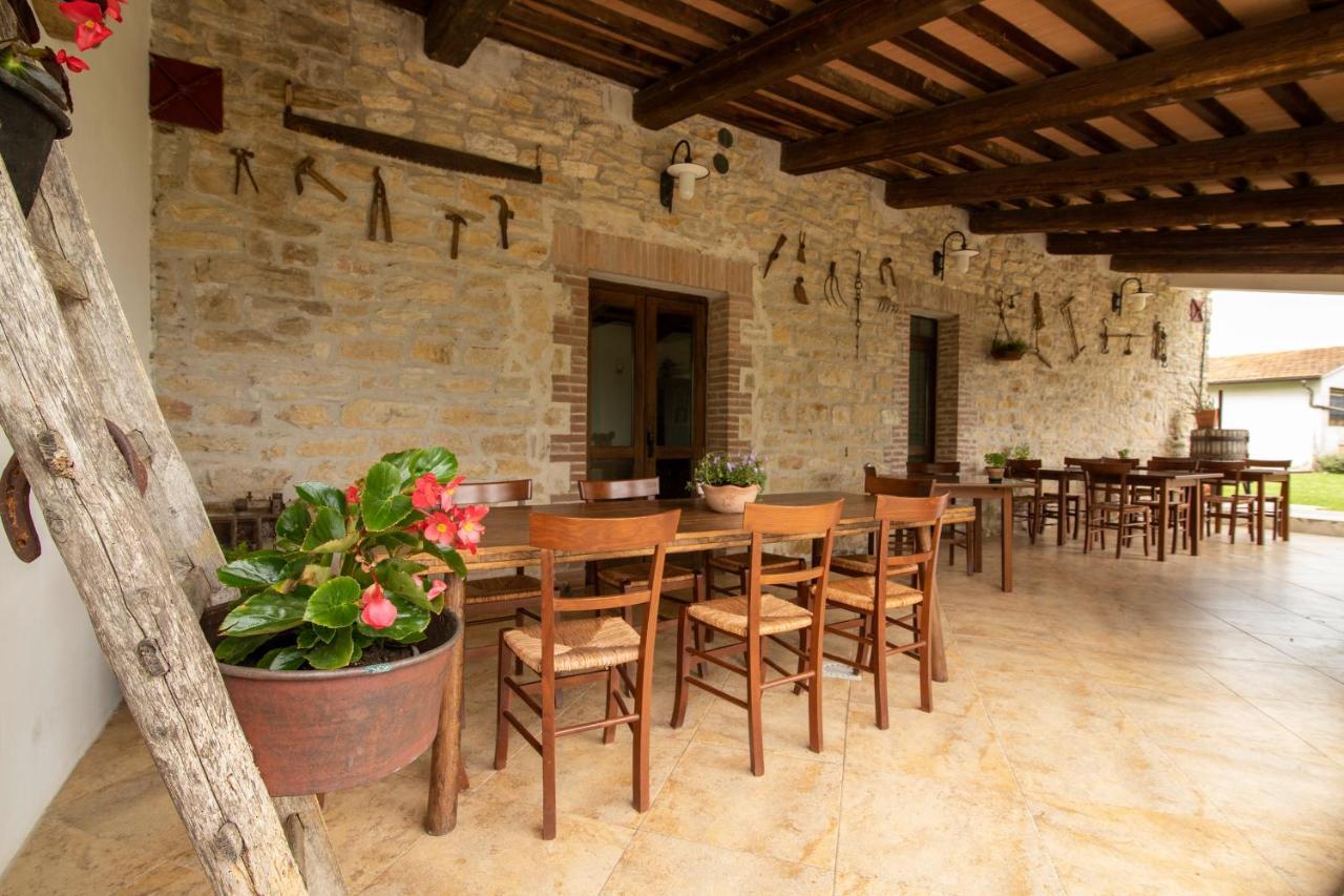 Casale Rancaglia Villa กุบบีโอ ภายนอก รูปภาพ